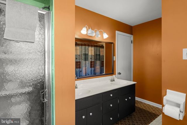 131 PINETOWN RD, Leola, PA 17540