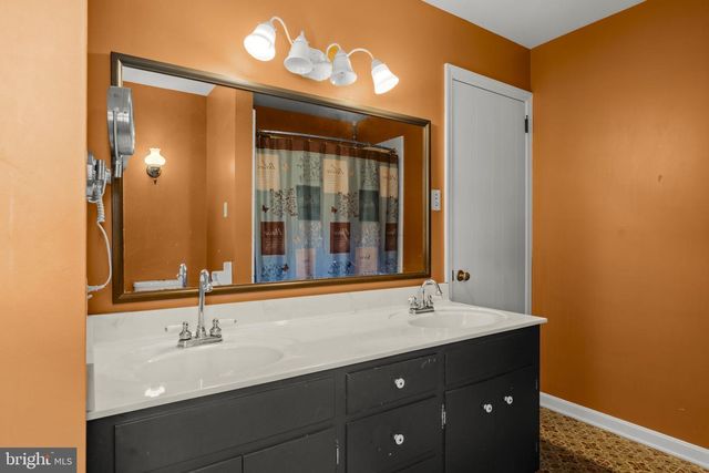 131 PINETOWN RD, Leola, PA 17540