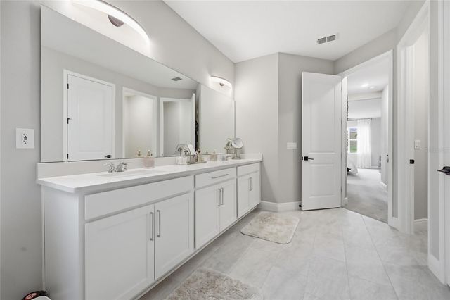 5074 BREEZY ACRES STREET, Winter Garden, FL 34787