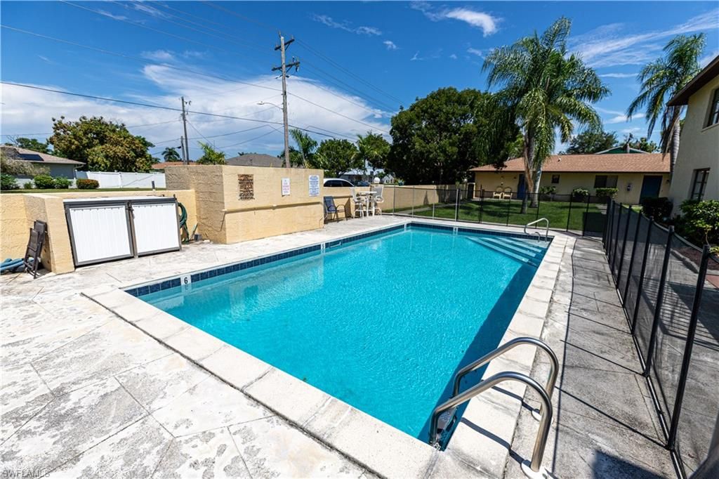 Image 2 of property listing at 1104 SE 8th ST 7, Cape Coral, FL 33990