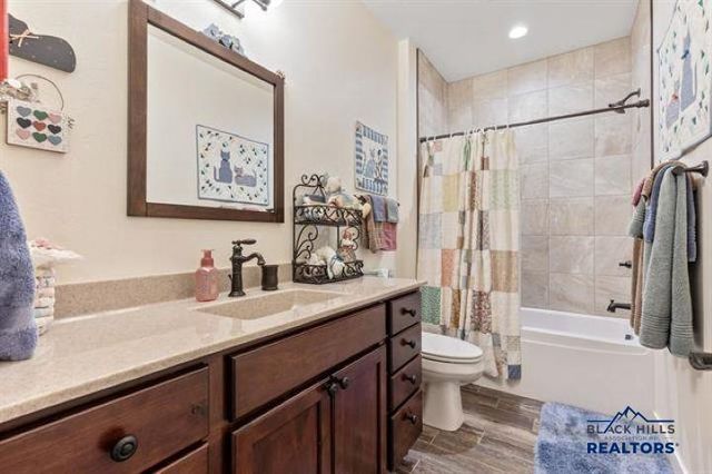 5821 REGAL CT, Rapid City, SD 57702