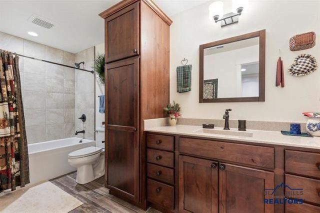 5821 REGAL CT, Rapid City, SD 57702