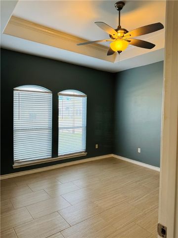 7225 Lake Serenity Dr, Corpus Christi, TX 78414