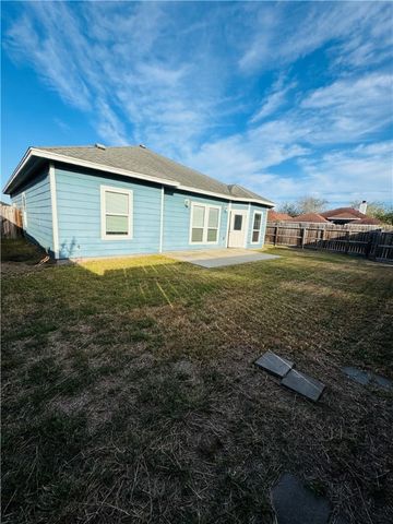 7225 Lake Serenity Dr, Corpus Christi, TX 78414