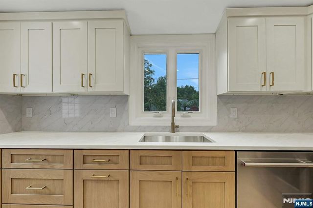 282 Spring Valley Road, Park Ridge, NJ 07656