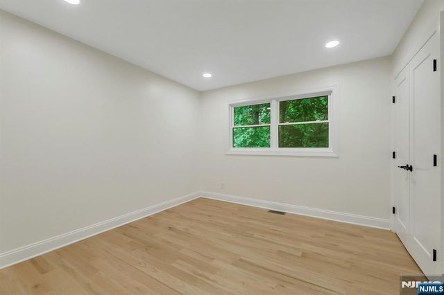 282 Spring Valley Road, Park Ridge, NJ 07656