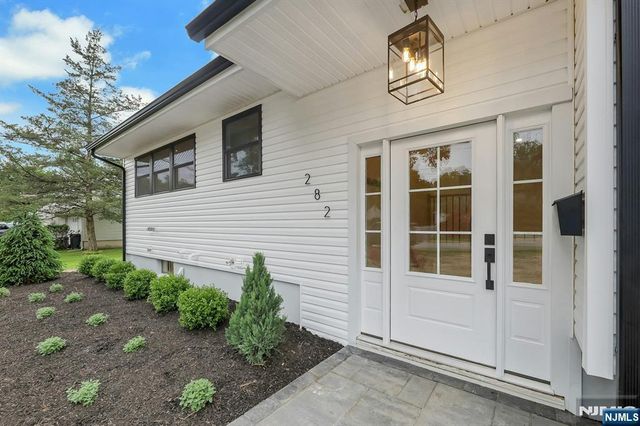 282 Spring Valley Road, Park Ridge, NJ 07656