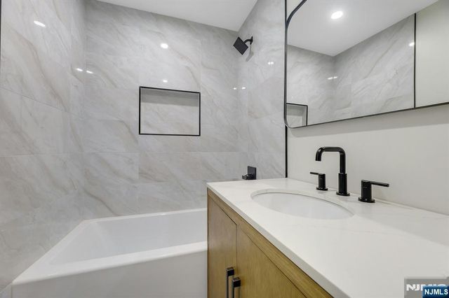 282 Spring Valley Road, Park Ridge, NJ 07656
