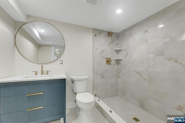 282 Spring Valley Road, Park Ridge, NJ 07656