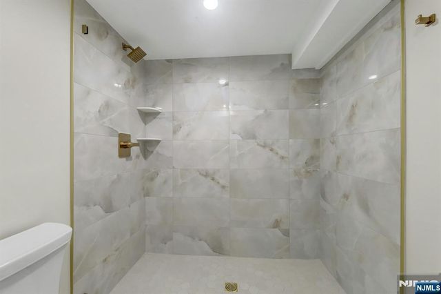 282 Spring Valley Road, Park Ridge, NJ 07656