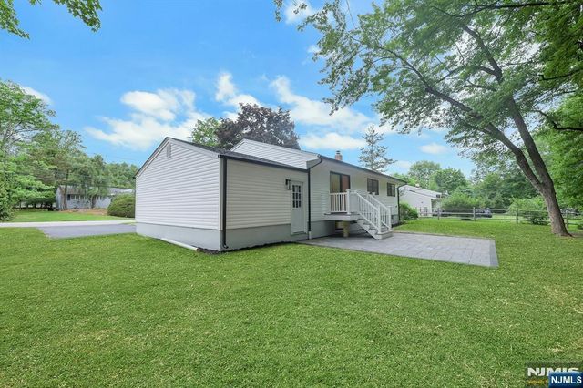 282 Spring Valley Road, Park Ridge, NJ 07656