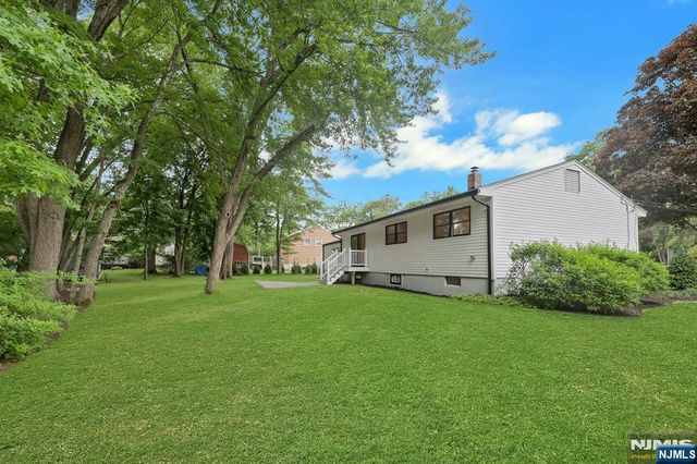 282 Spring Valley Road, Park Ridge, NJ 07656