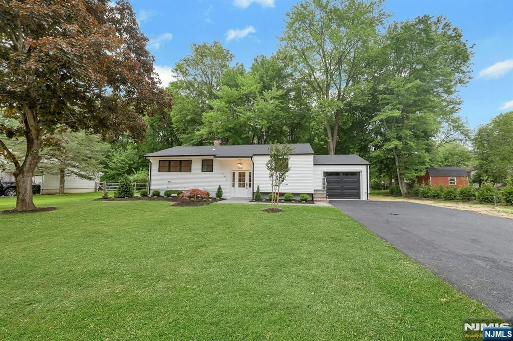 282 Spring Valley Road, Park Ridge, NJ 07656
