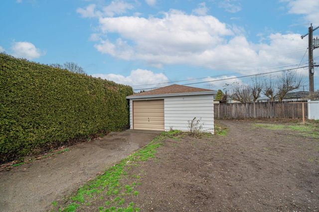 211 E Longfellow Ave, Spokane, WA 99207