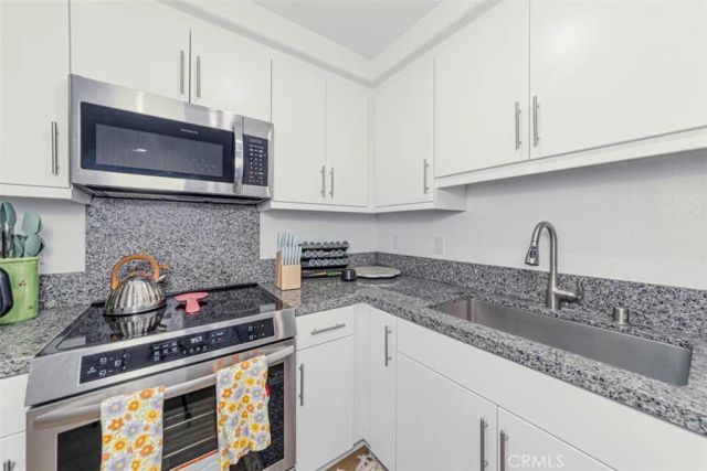 7395 Olive Grove St, Riverside, CA 92507