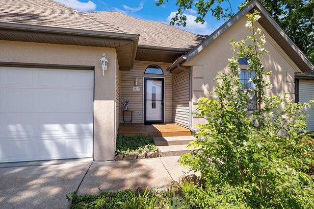 1977 Pointe Royale Drive, Branson, MO 65616