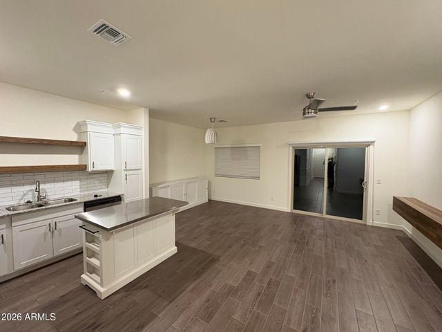 2264 W LAURIE Lane, Phoenix, AZ 85021