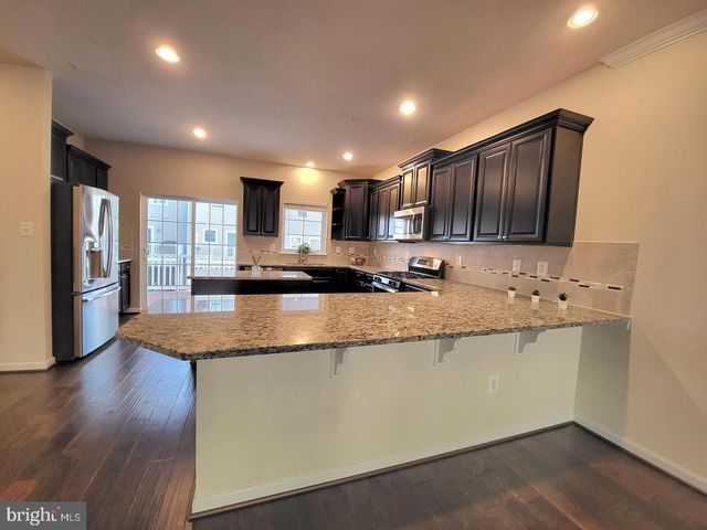 7439 SAINT MARGARETS BLVD, Hanover, MD 21076