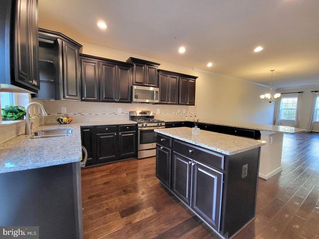 7439 SAINT MARGARETS BLVD, Hanover, MD 21076