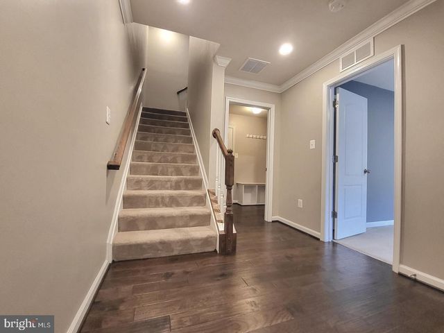 7439 SAINT MARGARETS BLVD, Hanover, MD 21076