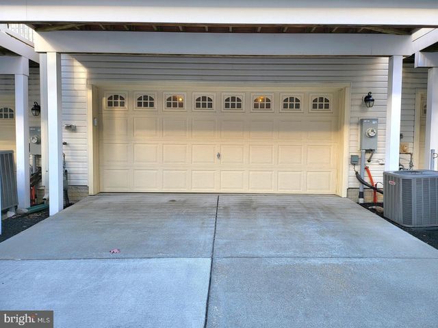 7439 SAINT MARGARETS BLVD, Hanover, MD 21076