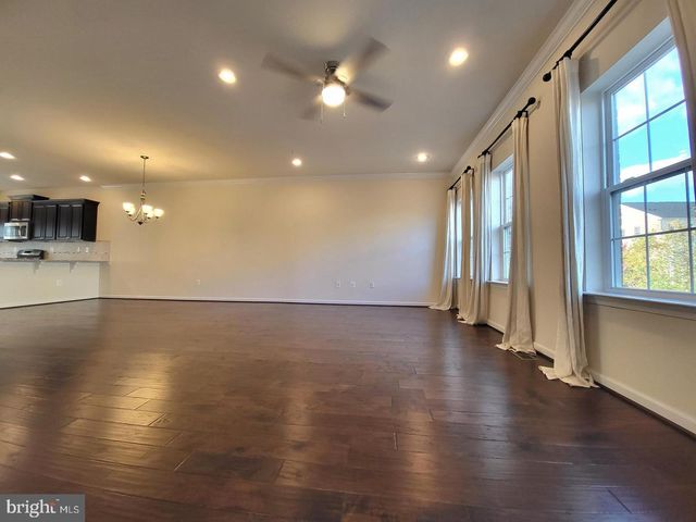 7439 SAINT MARGARETS BLVD, Hanover, MD 21076