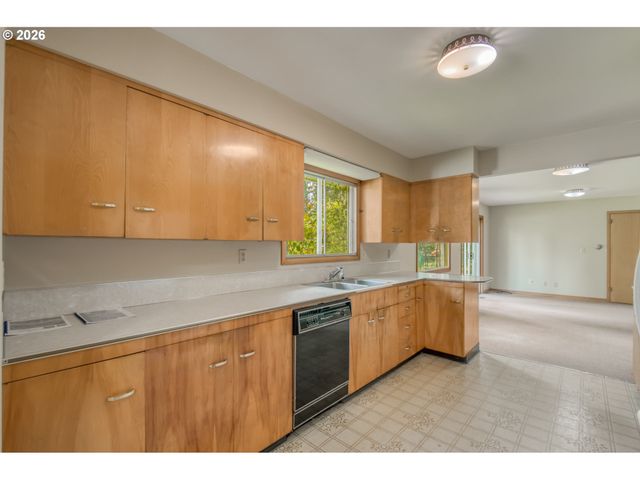 20100 Sw BOONES FERRY Rd, Tualatin, OR 97062