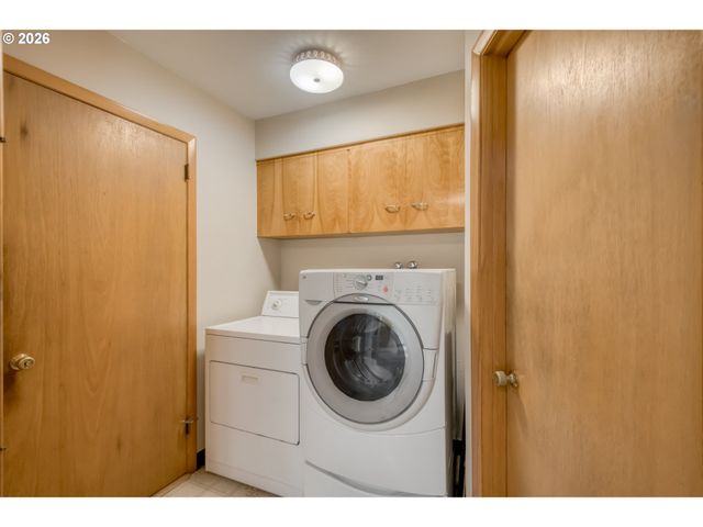 20100 Sw BOONES FERRY Rd, Tualatin, OR 97062