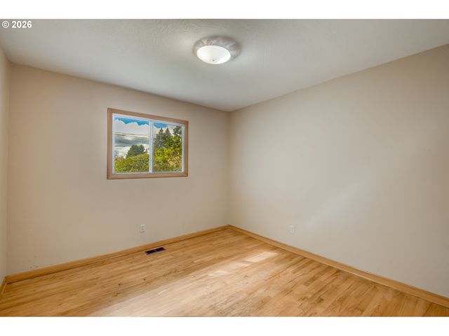 20100 Sw BOONES FERRY Rd, Tualatin, OR 97062