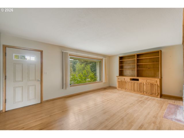 20100 Sw BOONES FERRY Rd, Tualatin, OR 97062