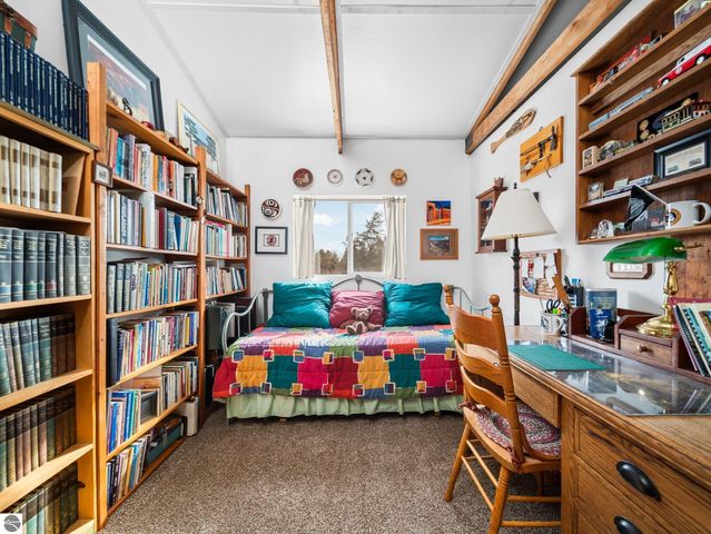 9125 Ayers Road, Williamsburg, MI 49690