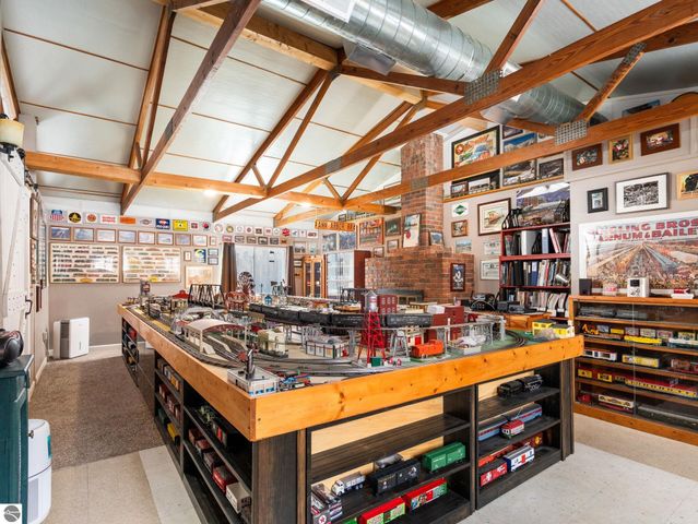 9125 Ayers Road, Williamsburg, MI 49690