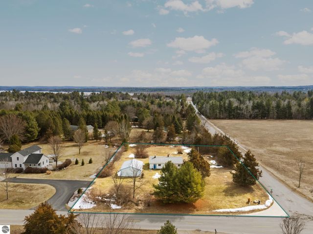 9125 Ayers Road, Williamsburg, MI 49690