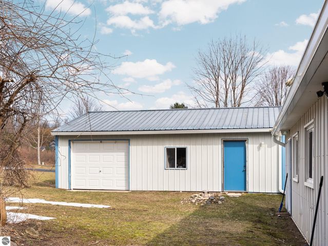 9125 Ayers Road, Williamsburg, MI 49690