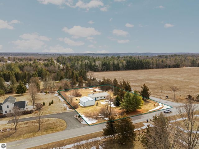 9125 Ayers Road, Williamsburg, MI 49690