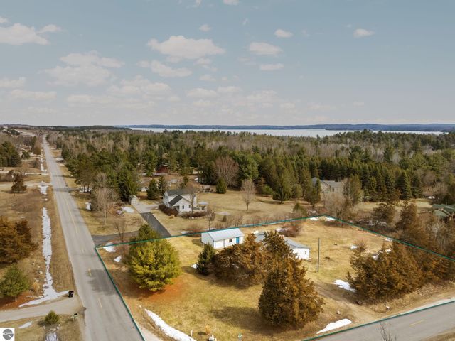 9125 Ayers Road, Williamsburg, MI 49690