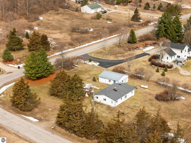 9125 Ayers Road, Williamsburg, MI 49690