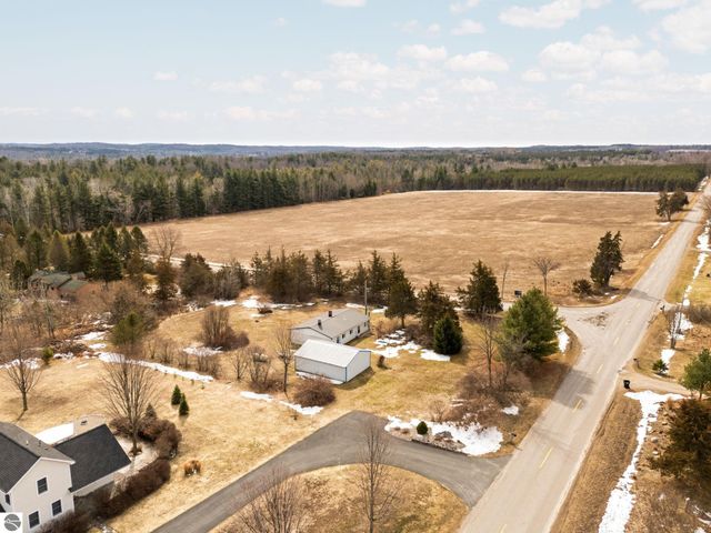 9125 Ayers Road, Williamsburg, MI 49690