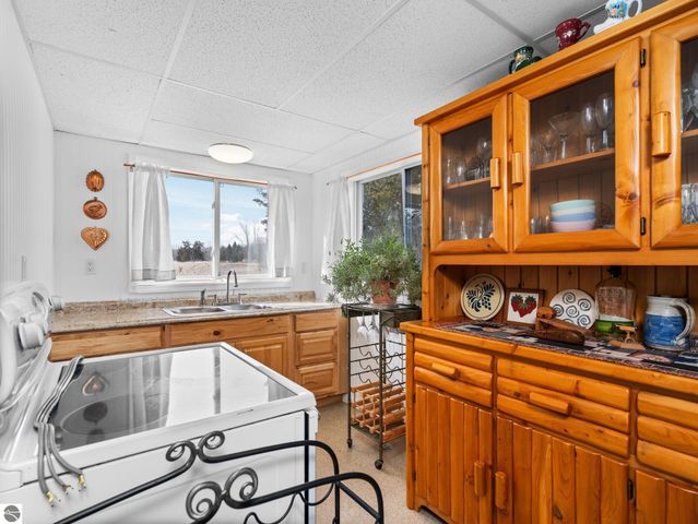 9125 Ayers Road, Williamsburg, MI 49690