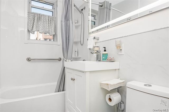 22 Mulford Place 2D, Hempstead, NY 11550