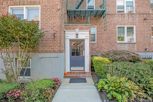 22 Mulford Place 2D, Hempstead, NY 11550