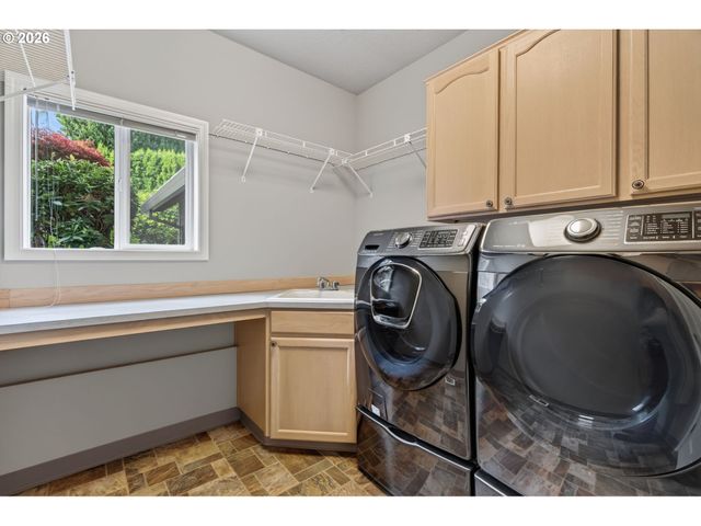 13643 Sw CHARLESTON Ln, Portland, OR 97224