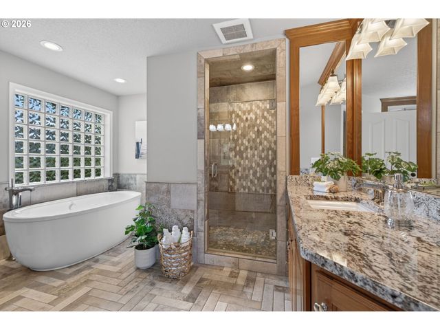 13643 Sw CHARLESTON Ln, Portland, OR 97224