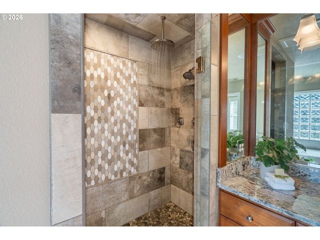 13643 Sw CHARLESTON Ln, Portland, OR 97224