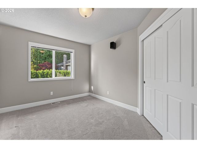 13643 Sw CHARLESTON Ln, Portland, OR 97224