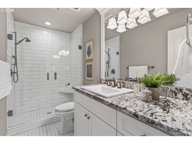 13643 Sw CHARLESTON Ln, Portland, OR 97224