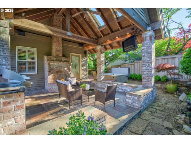 13643 Sw CHARLESTON Ln, Portland, OR 97224