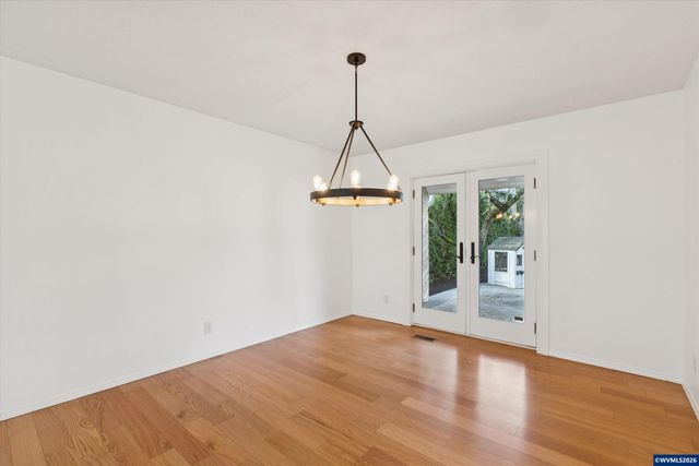 10173 SW Concho Ct, Tualatin, OR 97062