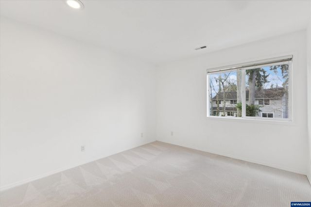 10173 SW Concho Ct, Tualatin, OR 97062