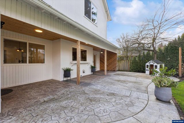 10173 SW Concho Ct, Tualatin, OR 97062